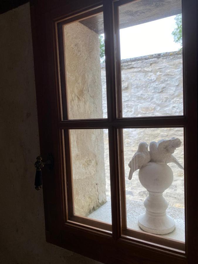 La Maison Du Caillou Bed & Breakfast Pontarme Bagian luar foto