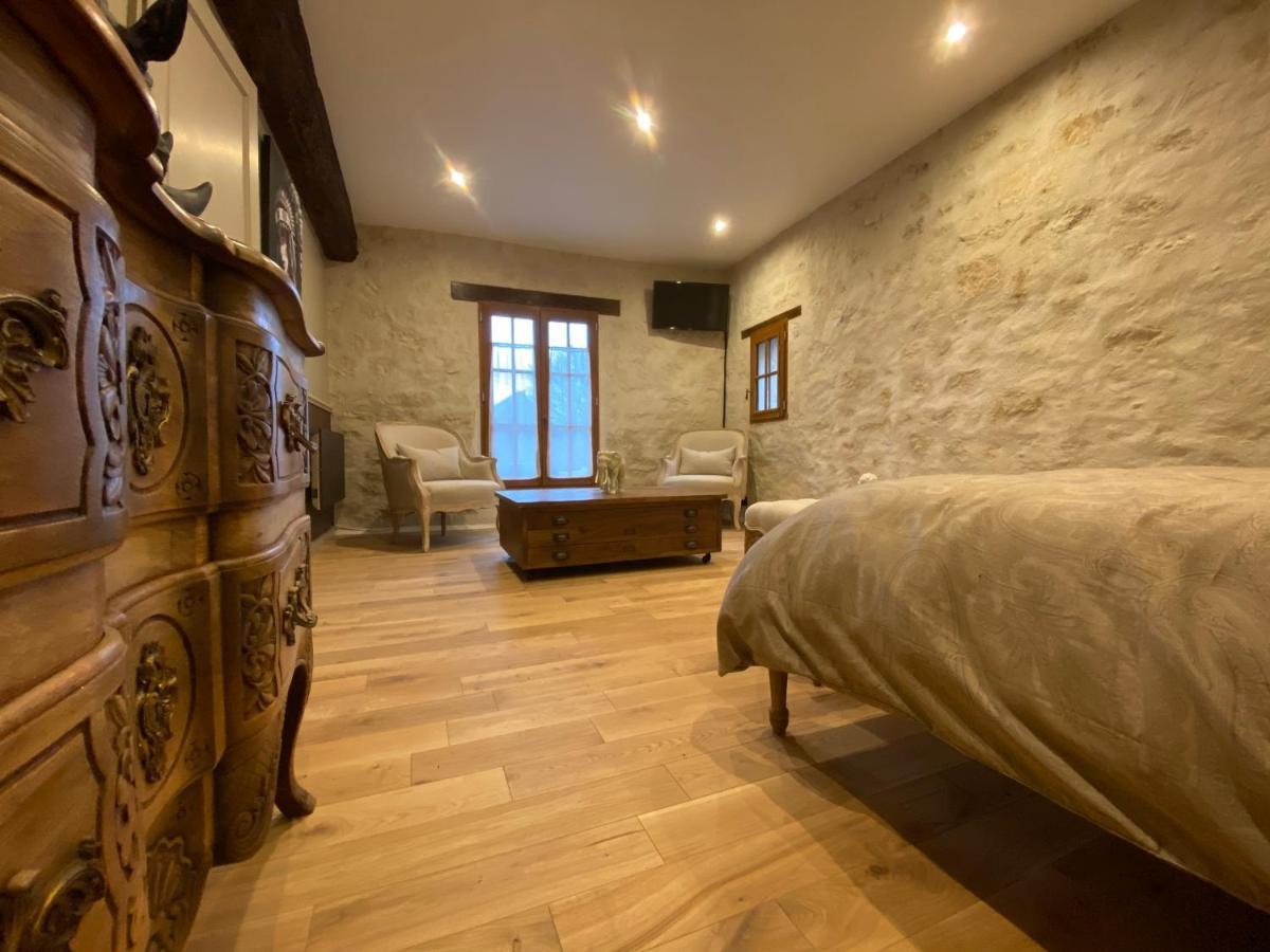 La Maison Du Caillou Bed & Breakfast Pontarme Bagian luar foto