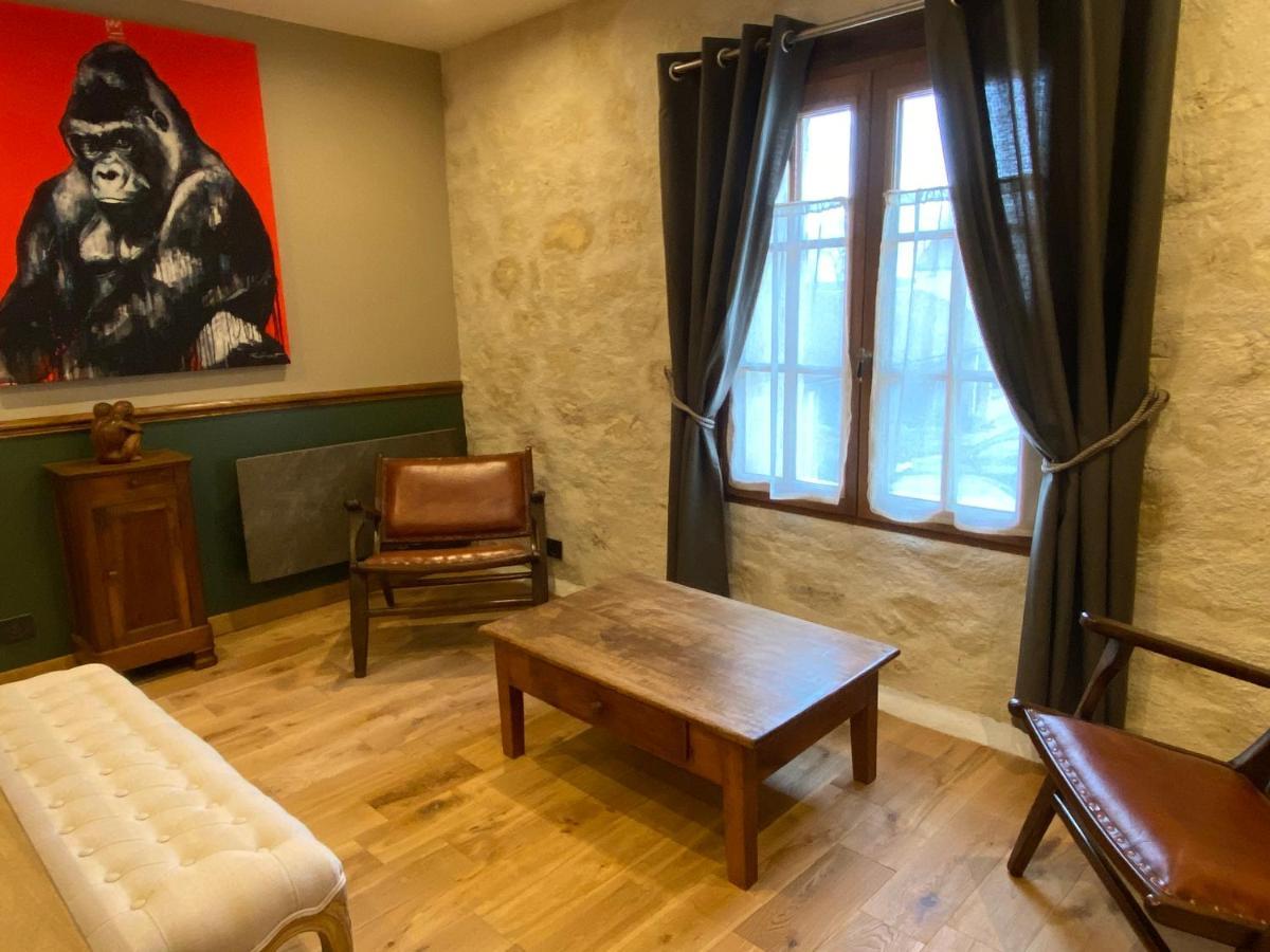 La Maison Du Caillou Bed & Breakfast Pontarme Bagian luar foto