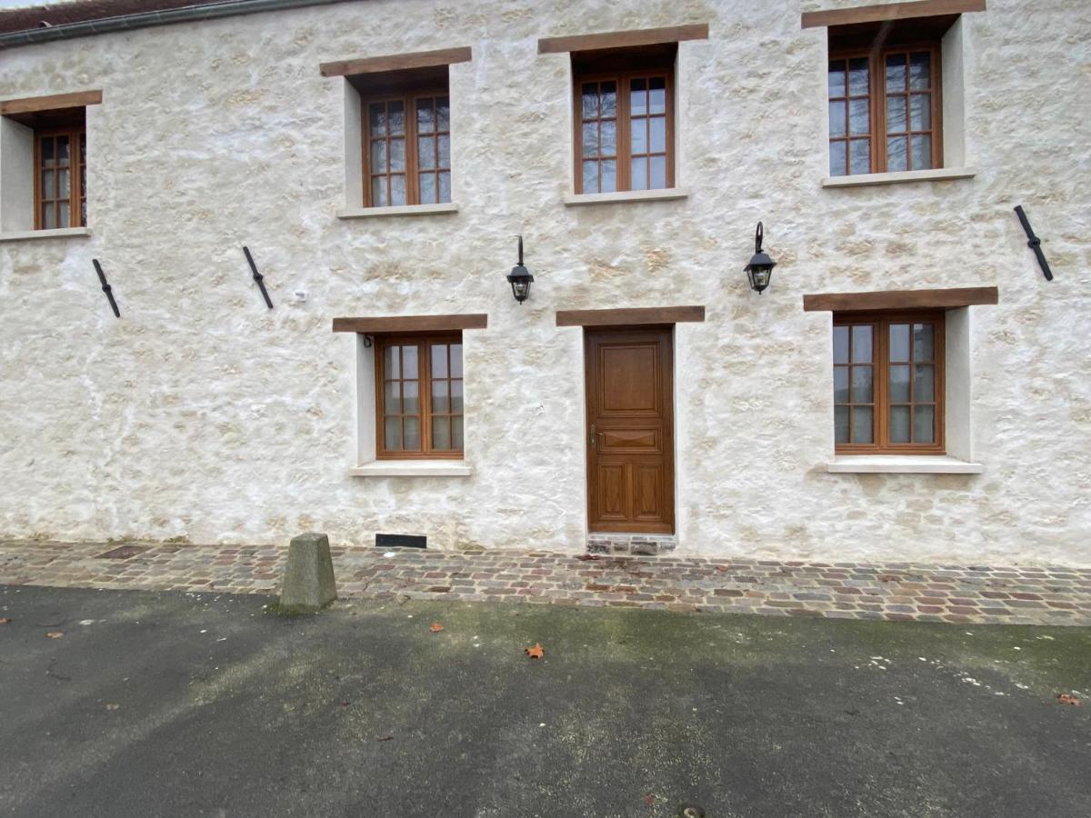 La Maison Du Caillou Bed & Breakfast Pontarme Bagian luar foto