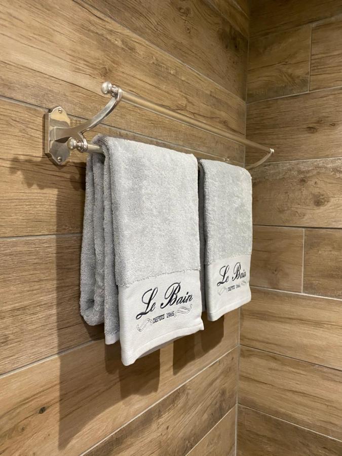 La Maison Du Caillou Bed & Breakfast Pontarme Bagian luar foto